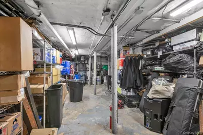 247 E 50th Street, New York, NY 10022 - Photo 8