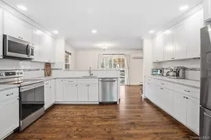 13 Jane St, Poughkeepsie, NY 12603 - Photo 2