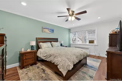 8 Wooleys Lane #Apt B12, Great Neck, NY 11023 - Photo 10