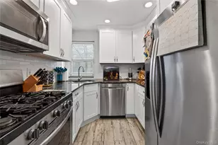 8 Wooleys Ln, Great Neck, NY 11023 - Photo 6