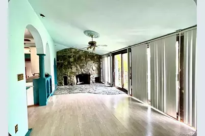 159 E Dorsey Lane, Poughkeepsie, NY 12601 - Photo 4