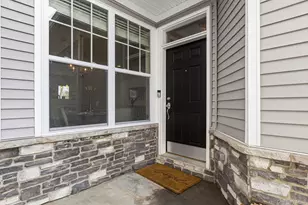 8 Atwood Dr, Middletown, NY 10940 - Photo 2