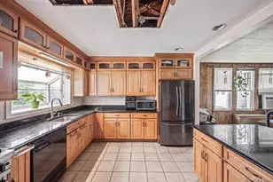 27 Faneuil Pl, New Rochelle, NY 10801 - Photo 6