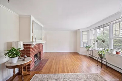 27 Faneuil Place, New Rochelle, NY 10801 - Photo 4