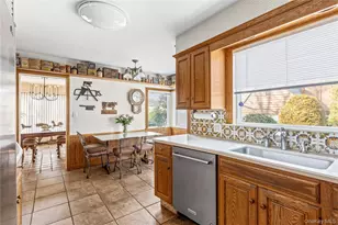 9 Chester Dr, Great Neck, NY 11021 - Photo 8