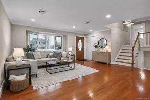 45 Colony Ln, Syosset, NY 11791 - Photo 2