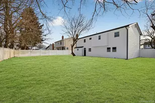 244 N Erie Ave, Lindenhurst, NY 11757 - Photo 34