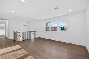 244 N Erie Ave, Lindenhurst, NY 11757 - Photo 8