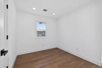 244 N Erie Avenue, Lindenhurst, NY 11757 - Photo 20