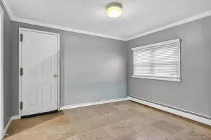 8 Stern Ct, Huntington Station, NY 11746 - Photo 16