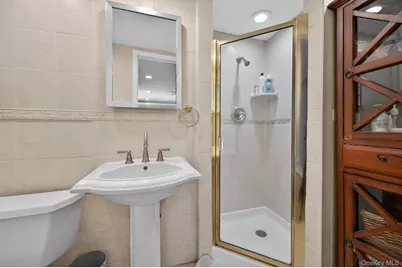 8 Stern Court, Huntington Station, NY 11746 - Photo 14