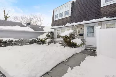 120 Whalers Cove #120, Babylon, NY 11702 - Photo 2