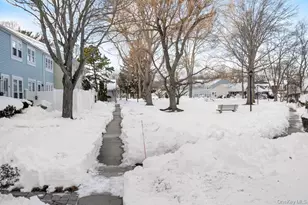 120 Whalers Cove, Babylon, NY 11702 - Photo 20