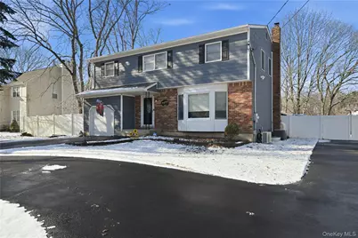 194 Oakdale Bohemia Road, Bohemia, NY 11716 - Photo 4