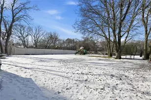 194 Oakdale-Bohemia Rd, Bohemia, NY 11716 - Photo 28