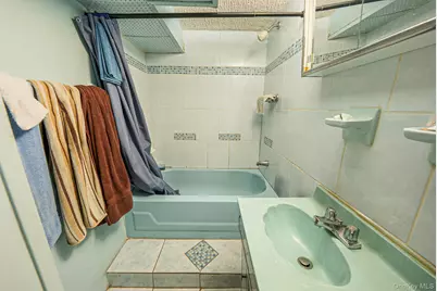 559 E 28th Street, Brooklyn, NY 11210 - Photo 32