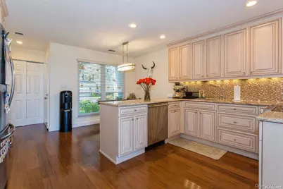 100 Baker Court #118, Island Park, NY 11558 - Photo 4