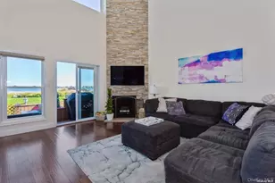 100 Baker Ct, Island Park, NY 11558 - Photo 10