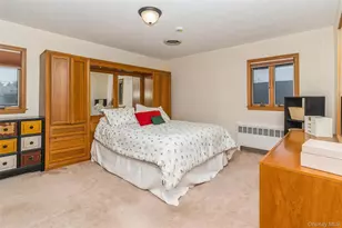 51 Edgewood Dr, New Hyde Park, NY 11040 - Photo 10