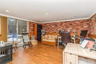 51 Edgewood Dr, New Hyde Park, NY 11040 - Photo 8