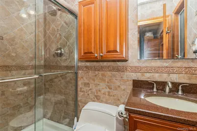 51 Edgewood Drive, New Hyde Park, NY 11040 - Photo 12