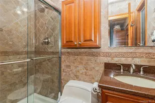 51 Edgewood Dr, New Hyde Park, NY 11040 - Photo 12