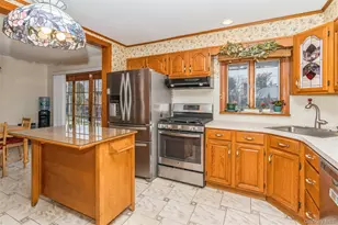 51 Edgewood Dr, New Hyde Park, NY 11040 - Photo 4