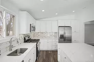 6 Maple Ln, Massapequa Park, NY 11762 - Photo 12