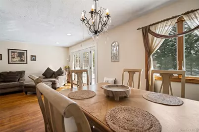 25 State Place, Huntington, NY 11743 - Photo 12