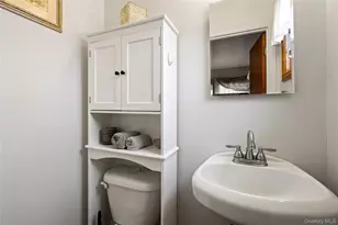 25 State Pl, Huntington, NY 11743 - Photo 22