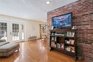 25 State Pl, Huntington, NY 11743 - Photo 6