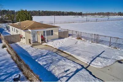 20 Wendy Lane, Brentwood, NY 11717 - Photo 20