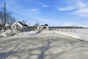 20 Wendy Ln, Brentwood, NY 11717 - Photo 4