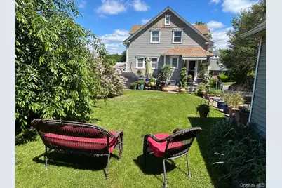 28 Jane Street, Roslyn Heights, NY 11577 - Photo 2