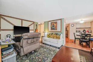 525 Riverleigh Ave, Riverhead, NY 11901 - Photo 8