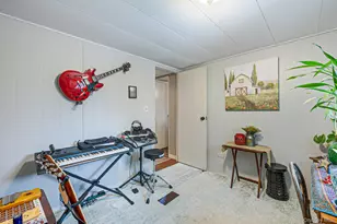 525 Riverleigh Ave, Riverhead, NY 11901 - Photo 16