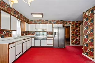 15 Springwood Path, Syosset, NY 11791 - Photo 12