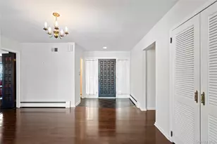 15 Springwood Path, Syosset, NY 11791 - Photo 4