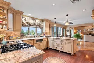 6 Bluffview Ct, Miller Place, NY 11764 - Photo 28