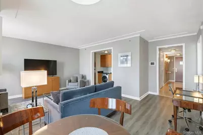 1 Renaissance Square #9D, White Plains, NY 10601 - Photo 2