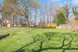 18 Faneuil Pl, New Rochelle, NY 10801 - Photo 32