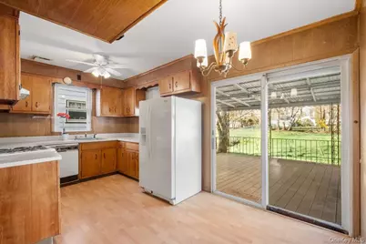 18 Faneuil Place, New Rochelle, NY 10801 - Photo 10