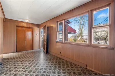 18 Faneuil Place, New Rochelle, NY 10801 - Photo 4