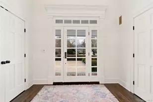 31 Carnegie Ave, Huntington, NY 11743 - Photo 2