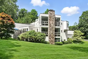 91 Chestnut Hill Ln, Briarcliff Manor, NY 10510 - Photo 2