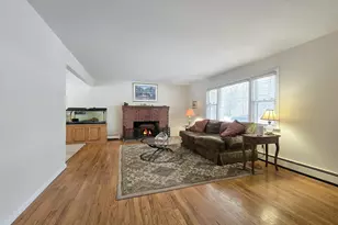 143 Hawthorne St, Mastic, NY 11950 - Photo 4