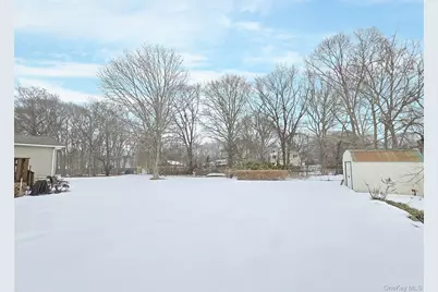 143 Hawthorne Street, Mastic, NY 11950 - Photo 20
