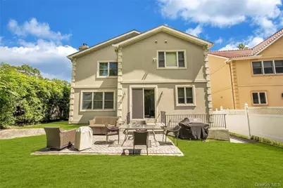 696 Ridgeway, White Plains, NY 10605 - Photo 30