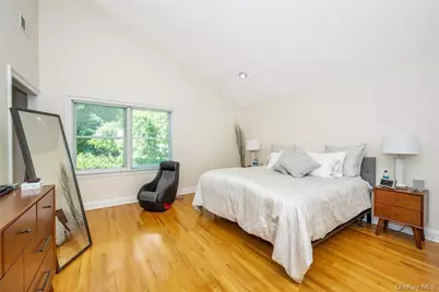 696 Ridgeway, White Plains, NY 10605 - Photo 16