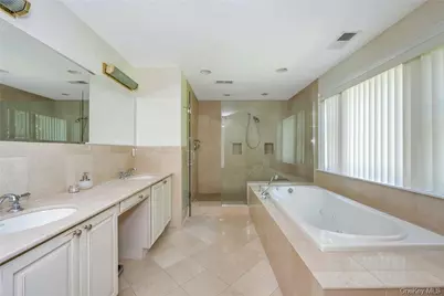 696 Ridgeway, White Plains, NY 10605 - Photo 18